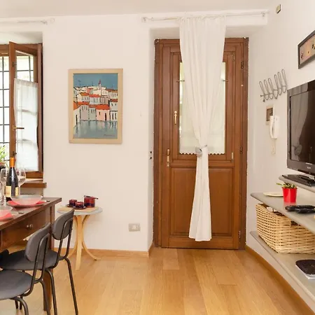 Centro Storico - Les Cretes Netflix&relax Apartamento Aosta